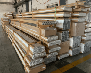 aluminum square pipe delivery (4)